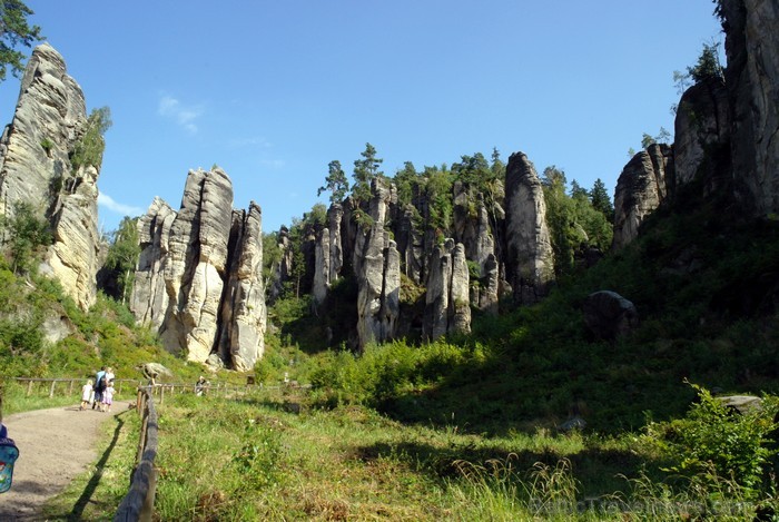 Česky Raj. Te filmētas filmas par indiāņiem un Sprīdītis... Remiro Travel piedāvā braucienus 2013. gada jūlijā un augustā uz Saksijas un Bohēmijas Šve Česky Raj. Te filmētas filmas par indiāņiem un Sprīdītis... Remiro Travel piedāvā braucienus 2013. gada jūlijā un augustā uz Saksijas un Bohēmijas Šve 87292