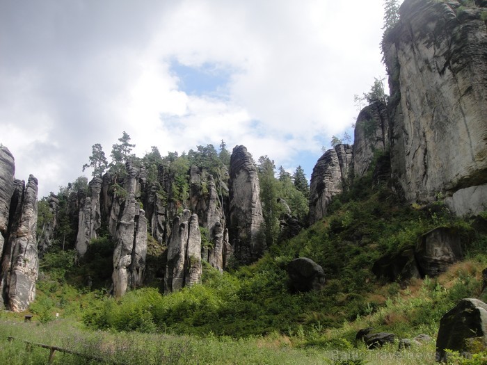 Česky Raj. Te filmētas filmas par indiāņiem un Sprīdītis... Remiro Travel piedāvā braucienus 2013. gada jūlijā un augustā uz Saksijas un Bohēmijas Šve Česky Raj. Te filmētas filmas par indiāņiem un Sprīdītis... Remiro Travel piedāvā braucienus 2013. gada jūlijā un augustā uz Saksijas un Bohēmijas Šve 87294