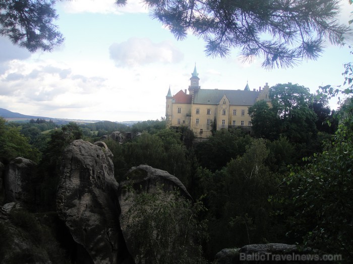 Hruba Skala šatū! Te sākas čehu Paradīzes zelta taka... Remiro Travel piedāvā braucienus 2013. gada jūlijā un augustā uz Saksijas un Bohēmijas Šveici. Hruba Skala šatū! Te sākas čehu Paradīzes zelta taka... Remiro Travel piedāvā braucienus 2013. gada jūlijā un augustā uz Saksijas un Bohēmijas Šveici. 87297