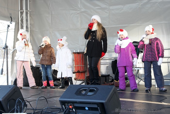Svētdien, 27.01.2013, vairāk nekā 1000 Vecmīlgrāvja iedzīvotāju ar prieku nodevās Svētdien, 27.01.2013, vairāk nekā 1000 Vecmīlgrāvja iedzīvotāju ar prieku nodevās