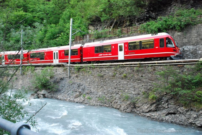 Šveices DA daļā atrodas vecākā Šveices pilsēta un kantona Graubünden galvaspilsēta - Chur. www.myswitzerland.com Šveices DA daļā atrodas vecākā Šveices pilsēta un kantona Graubünden galvaspilsēta - Chur. www.myswitzerland.com 87605