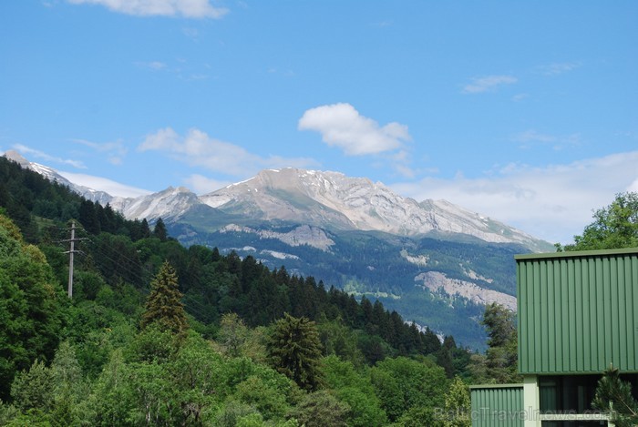 Šveices DA daļā atrodas vecākā Šveices pilsēta un kantona Graubünden galvaspilsēta - Chur. www.myswitzerland.com Šveices DA daļā atrodas vecākā Šveices pilsēta un kantona Graubünden galvaspilsēta - Chur. www.myswitzerland.com 87607