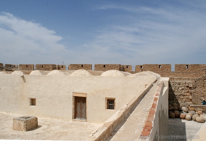 Ghazi Mustapha Fort ir nozīmīgs tūrisma objekts Džerbas salā (Tunisija). Tas tika celts 15.gds., kad sultāns Abu Fares gatavojās cīņai pret spāņu kara Ghazi Mustapha Fort ir nozīmīgs tūrisma objekts Džerbas salā (Tunisija). Tas tika celts 15.gds., kad sultāns Abu Fares gatavojās cīņai pret spāņu kara 90360