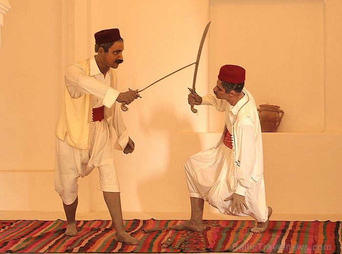 Guellala ciematā (Džerba, Tunisija) atrodas etnogrāfijas muzejs. Te var iepazīt Tunisijas tautas vēsturi: tradīcijas, paražas, kāzu rituālus, bērna pi Guellala ciematā (Džerba, Tunisija) atrodas etnogrāfijas muzejs. Te var iepazīt Tunisijas tautas vēsturi: tradīcijas, paražas, kāzu rituālus, bērna pi 90433