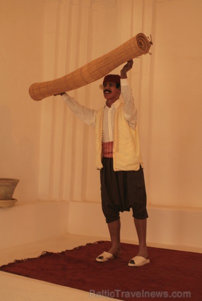 Guellala ciematā (Džerba, Tunisija) atrodas etnogrāfijas muzejs. Te var iepazīt Tunisijas tautas vēsturi: tradīcijas, paražas, kāzu rituālus, bērna pi Guellala ciematā (Džerba, Tunisija) atrodas etnogrāfijas muzejs. Te var iepazīt Tunisijas tautas vēsturi: tradīcijas, paražas, kāzu rituālus, bērna pi 90435