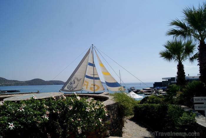 Krētas greznais kūrorts Elunda piedāvā dažādas atrakcijas uz ūdens gan ģimenēm ar bērniem, gan adrenalīna cienītājiem www.visitgreece.gr Krētas greznais kūrorts Elunda piedāvā dažādas atrakcijas uz ūdens gan ģimenēm ar bērniem, gan adrenalīna cienītājiem www.visitgreece.gr 91029