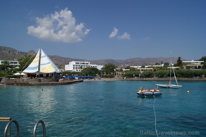 Krētas greznais kūrorts Elunda piedāvā dažādas atrakcijas uz ūdens gan ģimenēm ar bērniem, gan adrenalīna cienītājiem www.visitgreece.gr Krētas greznais kūrorts Elunda piedāvā dažādas atrakcijas uz ūdens gan ģimenēm ar bērniem, gan adrenalīna cienītājiem www.visitgreece.gr 91043