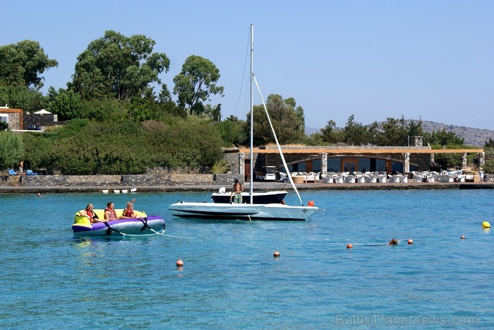 Krētas greznais kūrorts Elunda piedāvā dažādas atrakcijas uz ūdens gan ģimenēm ar bērniem, gan adrenalīna cienītājiem www.visitgreece.gr Krētas greznais kūrorts Elunda piedāvā dažādas atrakcijas uz ūdens gan ģimenēm ar bērniem, gan adrenalīna cienītājiem www.visitgreece.gr 91044