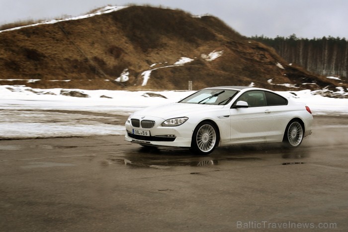 Travelnews.lv redakcija testē BMW Alpina modeļus sporta kompleksā 333. Foto: Juris Ķilkuts, www.fotoatelje.lv Travelnews.lv redakcija testē BMW Alpina modeļus sporta kompleksā 333. Foto: Juris Ķilkuts, www.fotoatelje.lv 92126