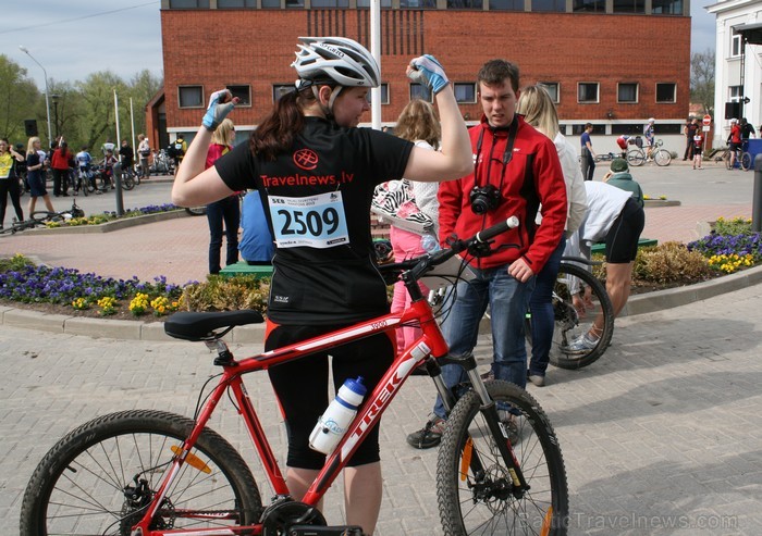 SEB MTB 1. posms Cēsis - Valmiera norisinājās 13.05.2013. Maratona garums- 39 kilometri, kas vijās pa mežiem, pļavām, grāvjiem, grants un asfalta segu SEB MTB 1. posms Cēsis - Valmiera norisinājās 13.05.2013. Maratona garums- 39 kilometri, kas vijās pa mežiem, pļavām, grāvjiem, grants un asfalta segu 93979