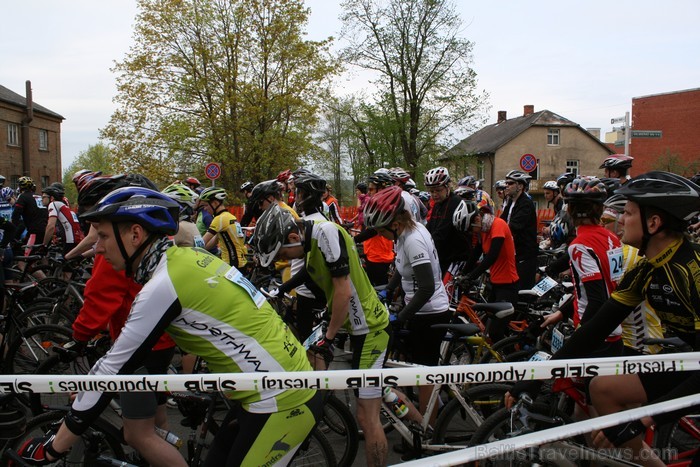 2013. gada pirmais SEB MTB posma starts tika dots Cēsīs, lai jau tālāk riteņbraucēji varētu doties līdz pat Valmierai. 2013. gada pirmais SEB MTB posma starts tika dots Cēsīs, lai jau tālāk riteņbraucēji varētu doties līdz pat Valmierai. 93987
