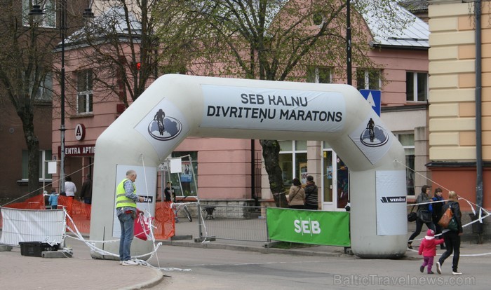 2013. gada pirmais SEB MTB posma starts tika dots Cēsīs, lai jau tālāk riteņbraucēji varētu doties līdz pat Valmierai. 2013. gada pirmais SEB MTB posma starts tika dots Cēsīs, lai jau tālāk riteņbraucēji varētu doties līdz pat Valmierai. 93996