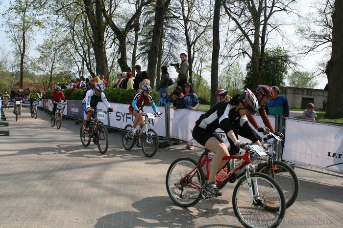 SEB MTB maratona pirmā posma dalībnieki finišēja Valmierā. 94023