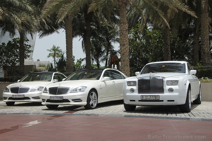 Travelnews.lv apmeklē pasaules populāro luksus viesnīcu Burj Al Arab, kas atrodas Dubaijā. Foto sponsors: www.GoAdventure.lv Travelnews.lv apmeklē pasaules populāro luksus viesnīcu Burj Al Arab, kas atrodas Dubaijā. Foto sponsors: www.GoAdventure.lv 94615