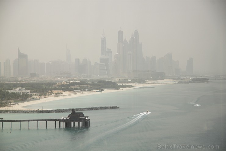 Travelnews.lv apmeklē pasaules populāro luksus viesnīcu Burj Al Arab, kas atrodas Dubaijā. Foto sponsors: www.GoAdventure.lv Travelnews.lv apmeklē pasaules populāro luksus viesnīcu Burj Al Arab, kas atrodas Dubaijā. Foto sponsors: www.GoAdventure.lv 94631