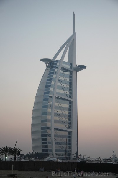 Travelnews.lv apmeklē pasaules populāro luksus viesnīcu Burj Al Arab, kas atrodas Dubaijā. Foto sponsors: www.GoAdventure.lv Travelnews.lv apmeklē pasaules populāro luksus viesnīcu Burj Al Arab, kas atrodas Dubaijā. Foto sponsors: www.GoAdventure.lv 94656