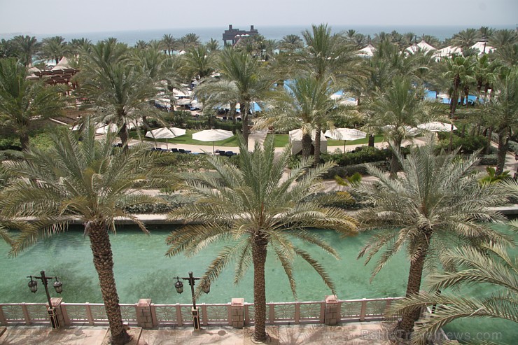 Travelnews.lv apmeklē greznu viesnīcu kompleksu Dubaijā - «Madinat Jumeirah Resort». Foto sponsors: www.GoAdventure.lv Travelnews.lv apmeklē greznu viesnīcu kompleksu Dubaijā - «Madinat Jumeirah Resort». Foto sponsors: www.GoAdventure.lv 96183