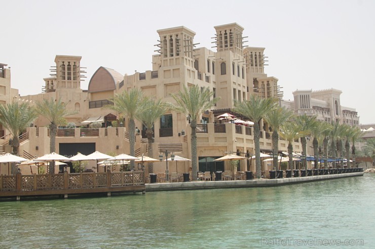 Travelnews.lv apmeklē greznu viesnīcu kompleksu Dubaijā - «Madinat Jumeirah Resort». Foto sponsors: www.GoAdventure.lv Travelnews.lv apmeklē greznu viesnīcu kompleksu Dubaijā - «Madinat Jumeirah Resort». Foto sponsors: www.GoAdventure.lv 96184