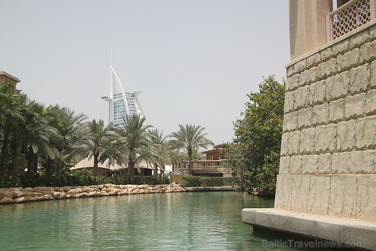 Travelnews.lv apmeklē greznu viesnīcu kompleksu Dubaijā - «Madinat Jumeirah Resort». Foto sponsors: www.GoAdventure.lv Travelnews.lv apmeklē greznu viesnīcu kompleksu Dubaijā - «Madinat Jumeirah Resort». Foto sponsors: www.GoAdventure.lv 96188