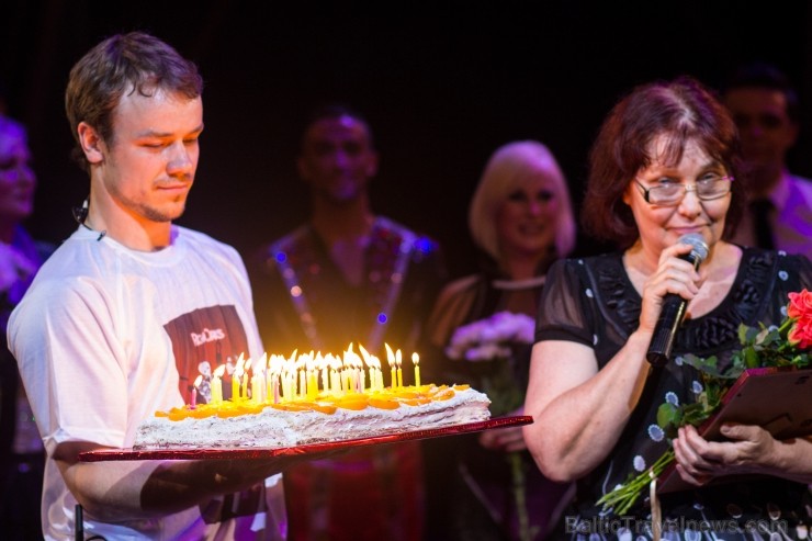 Rīgas Cirka vasaras programmas ietvaros tiek atzīmēta Latvijas burvju mākslinieka - manipulatora un
iluzionista Leonīda Fedotova 60 gadu jubileja www Rīgas Cirka vasaras programmas ietvaros tiek atzīmēta Latvijas burvju mākslinieka - manipulatora un
iluzionista Leonīda Fedotova 60 gadu jubileja www 96444