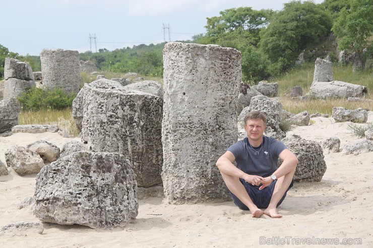 Travelnews.lv apmeklē noslēpumaino akmeņu mežu «Probiti Kamni» Bulgārijā. Foto sponsors - www.goadventure.lv Travelnews.lv apmeklē noslēpumaino akmeņu mežu «Probiti Kamni» Bulgārijā. Foto sponsors - www.goadventure.lv 96363