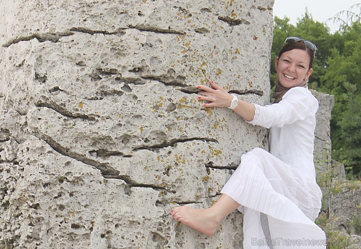 Travelnews.lv apmeklē noslēpumaino akmeņu mežu «Probiti Kamni» Bulgārijā. Foto sponsors - www.goadventure.lv Travelnews.lv apmeklē noslēpumaino akmeņu mežu «Probiti Kamni» Bulgārijā. Foto sponsors - www.goadventure.lv 96374