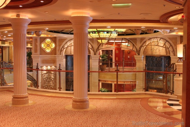 Emerald Princess 5* LUX ir viens no premium klases laineriem, kas izmēru ziņā ir otrs lielākais Princess kuģu flotē. Vairāk informācijas - www.breeze Emerald Princess 5* LUX ir viens no premium klases laineriem, kas izmēru ziņā ir otrs lielākais Princess kuģu flotē. Vairāk informācijas - www.breeze 96598