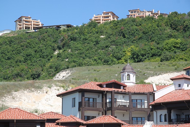 Bulgārija piedāvā pasaules klases golfa laukumu «Thracian Cliffs Golf & Beach Resort». Foto sponsors: www.goadventure.lv Bulgārija piedāvā pasaules klases golfa laukumu «Thracian Cliffs Golf & Beach Resort». Foto sponsors: www.goadventure.lv 98759