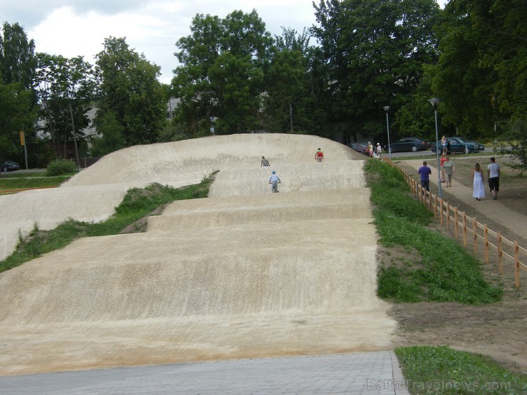 Aktīvās atpūtas zonas un BMX trases izbūve tika realizēta Latvijas - Lietuvas - Baltkrievijas pārrobežas sadarbības programmas projekta „Bella Dvina - Aktīvās atpūtas zonas un BMX trases izbūve tika realizēta Latvijas - Lietuvas - Baltkrievijas pārrobežas sadarbības programmas projekta „Bella Dvina - 98798