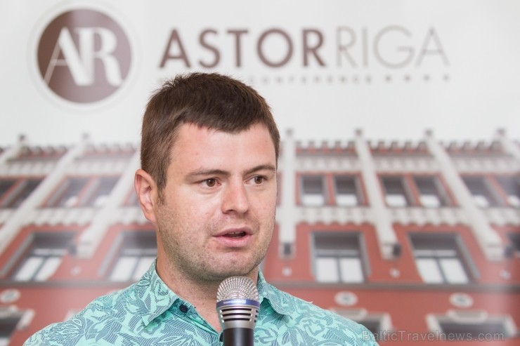 Latvijas ceļojumu aģentūras Jēkaba aģentūra mārketinga un projektu vadītājs Juris Alksnis prezentē Vācijas tūrisma kompāniju www.Onlineweg.de Latvijas ceļojumu aģentūras Jēkaba aģentūra mārketinga un projektu vadītājs Juris Alksnis prezentē Vācijas tūrisma kompāniju www.Onlineweg.de 98919
