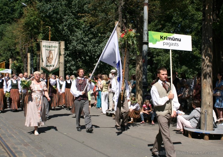 XXV Vispārējo latviešu Dziesmu un XV Deju svētku gājiens - bildēs meklē sevi vai savu kolektīvu. XXV Vispārējo latviešu Dziesmu un XV Deju svētku gājiens - bildēs meklē sevi vai savu kolektīvu. 99326