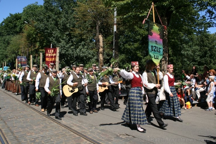 XXV Vispārējo latviešu Dziesmu un XV Deju svētku gājiens - bildēs meklē sevi vai savu kolektīvu. XXV Vispārējo latviešu Dziesmu un XV Deju svētku gājiens - bildēs meklē sevi vai savu kolektīvu. 99365