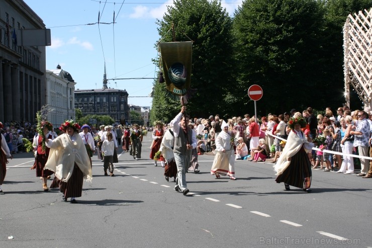 XXV Vispārējo latviešu Dziesmu un XV Deju svētku gājiens - bildēs meklē sevi vai savu kolektīvu. XXV Vispārējo latviešu Dziesmu un XV Deju svētku gājiens - bildēs meklē sevi vai savu kolektīvu. 99692