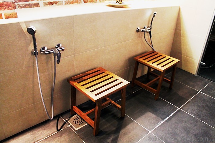 Par papildus samaksu varat apmeklēt pirti, relaksēties japāņu baseinā un izbaudīt Zen-SPA pakalpojumus. www.kreutzwaldhotel.com Par papildus samaksu varat apmeklēt pirti, relaksēties japāņu baseinā un izbaudīt Zen-SPA pakalpojumus. www.kreutzwaldhotel.com 100822