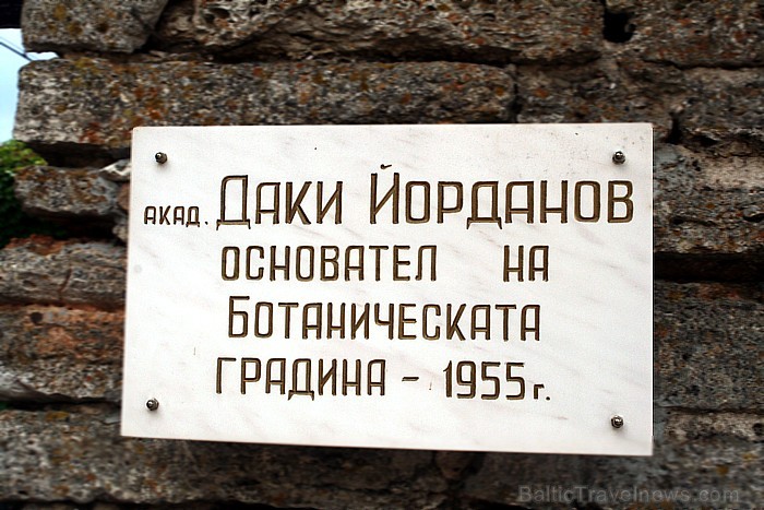 Balčika dārzs ir kādreizējās Rumānijas karalines Marijas vasaras rezidences, tajā atrodas arī botāniskais dārzs, kurā ir vairāk nekā 3000 augu veidu. Balčika dārzs ir kādreizējās Rumānijas karalines Marijas vasaras rezidences, tajā atrodas arī botāniskais dārzs, kurā ir vairāk nekā 3000 augu veidu. 101009