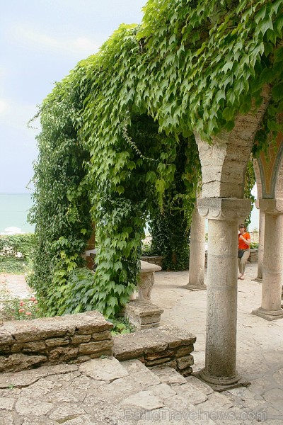 Bulgārijas ainavas ir daudzveidīgas un pilnas pārsteigumu: melnās jūras piekrastes, mežonīgu kalnu grēdas un gleznainas aizas.
www.novatours.lv Bulgārijas ainavas ir daudzveidīgas un pilnas pārsteigumu: melnās jūras piekrastes, mežonīgu kalnu grēdas un gleznainas aizas.
www.novatours.lv 101030