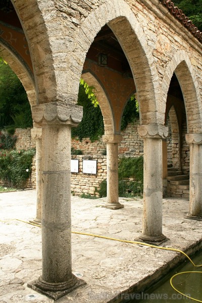 Bulgārijas ainavas ir daudzveidīgas un pilnas pārsteigumu: melnās jūras piekrastes, mežonīgu kalnu grēdas un gleznainas aizas.
www.novatours.lv Bulgārijas ainavas ir daudzveidīgas un pilnas pārsteigumu: melnās jūras piekrastes, mežonīgu kalnu grēdas un gleznainas aizas.
www.novatours.lv 101031