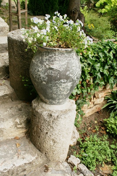 Bulgārijas ainavas ir daudzveidīgas un pilnas pārsteigumu: melnās jūras piekrastes, mežonīgu kalnu grēdas un gleznainas aizas.
www.novatours.lv Bulgārijas ainavas ir daudzveidīgas un pilnas pārsteigumu: melnās jūras piekrastes, mežonīgu kalnu grēdas un gleznainas aizas.
www.novatours.lv 101035