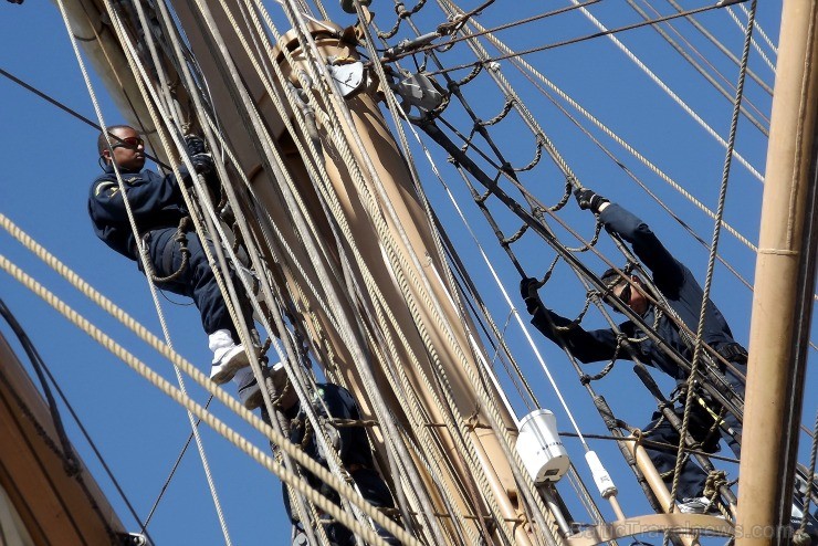 Starptautiskās burukuģu un jahtu regates The Tall Ships Races 2013 dalībnieki pirms došanās uz Rīgu ieradās Ventspilī, kur tos varēja apskatīt Ostas i 101310