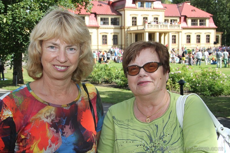 Dikļu pils parkā jau ceturto reizi norisinājās Dārza svētki, kas vienlaikus bija arī 10 gadu jubilejas svinības pēc pils rekonstrukcijas - www.Diklupi Dikļu pils parkā jau ceturto reizi norisinājās Dārza svētki, kas vienlaikus bija arī 10 gadu jubilejas svinības pēc pils rekonstrukcijas - www.Diklupi 103028