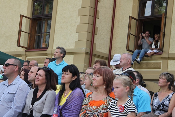 Dikļu pils parkā jau ceturto reizi norisinājās Dārza svētki, kas vienlaikus bija arī 10 gadu jubilejas svinības pēc pils rekonstrukcijas - www.Diklupi Dikļu pils parkā jau ceturto reizi norisinājās Dārza svētki, kas vienlaikus bija arī 10 gadu jubilejas svinības pēc pils rekonstrukcijas - www.Diklupi 103053