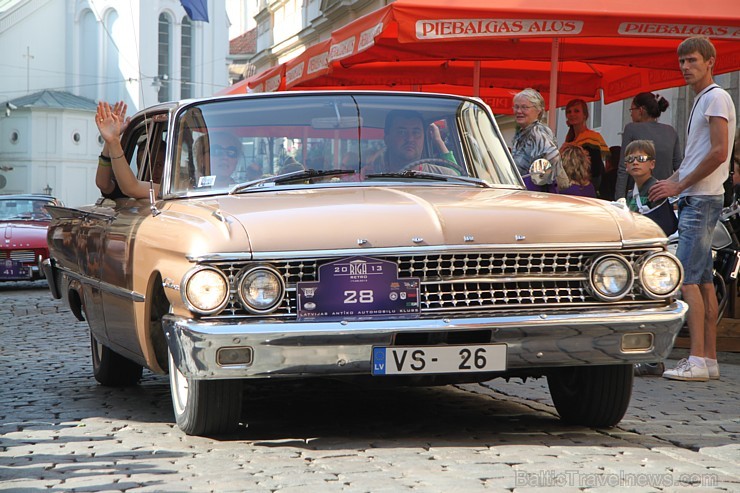 17.08.2013 Rīgas svētku ietvaros norisinājās gada lielākais seno spēkratu salidojums «Rīga Retro 2013». Foto sponsors: www.grandpalaceriga.com 17.08.2013 Rīgas svētku ietvaros norisinājās gada lielākais seno spēkratu salidojums «Rīga Retro 2013». Foto sponsors: www.grandpalaceriga.com 103483