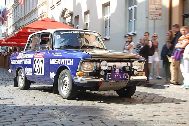 17.08.2013 Rīgas svētku ietvaros norisinājās gada lielākais seno spēkratu salidojums «Rīga Retro 2013». Foto sponsors: www.grandpalaceriga.com 17.08.2013 Rīgas svētku ietvaros norisinājās gada lielākais seno spēkratu salidojums «Rīga Retro 2013». Foto sponsors: www.grandpalaceriga.com 103522