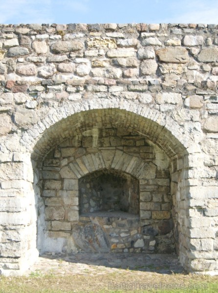 Kuresāres bīskapa cietoksnis, iespējams, ir vislabāk saglabājies viduslaiku cietoksnis Baltijas valstīs. Kuresāres bīskapa cietoksnis, iespējams, ir vislabāk saglabājies viduslaiku cietoksnis Baltijas valstīs. 103820