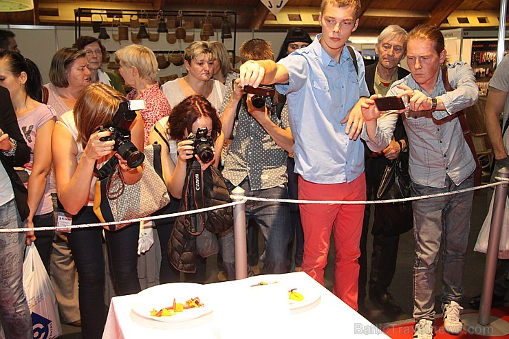 Pārtikas izstādes «Riga Food 2013» ietvaros norisinājās Latvijas pavārzeļļu konkurss. Vairāk informācijas - www.chef.lv Pārtikas izstādes «Riga Food 2013» ietvaros norisinājās Latvijas pavārzeļļu konkurss. Vairāk informācijas - www.chef.lv 104829