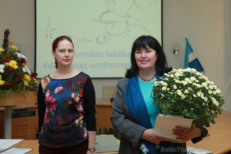 Jūrmalas pilsētas domē 11.10.13 godināja konkursa Jūrmalas labākais ēdināšanas uzņēmums 2013 uzvarētājus. Žūrija visaugstāk novērtējusi restorānu Cavi Jūrmalas pilsētas domē 11.10.13 godināja konkursa Jūrmalas labākais ēdināšanas uzņēmums 2013 uzvarētājus. Žūrija visaugstāk novērtējusi restorānu Cavi 107508
