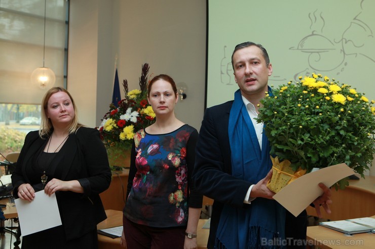 Jūrmalas pilsētas domē 11.10.13 godināja konkursa Jūrmalas labākais ēdināšanas uzņēmums 2013 uzvarētājus. Žūrija visaugstāk novērtējusi restorānu Cavi Jūrmalas pilsētas domē 11.10.13 godināja konkursa Jūrmalas labākais ēdināšanas uzņēmums 2013 uzvarētājus. Žūrija visaugstāk novērtējusi restorānu Cavi 107518