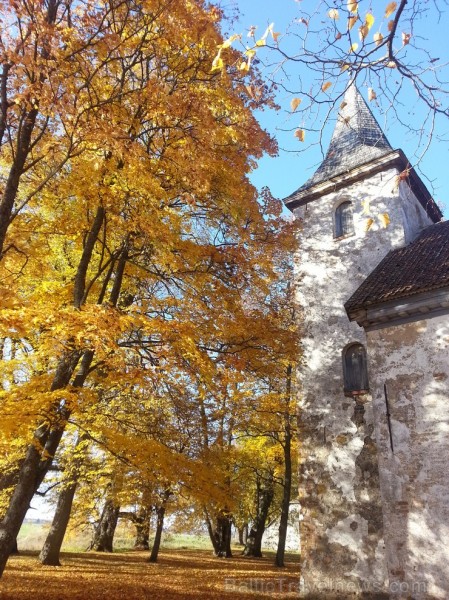 Ventspils TIC iesaka doties Zelta rudens ekskursijā par Ventspils novadu. Maršruts: Ventspils- Vārve- Zūras- Vendzavas- Zlēkas- Piltene- Landze- Vents 107617