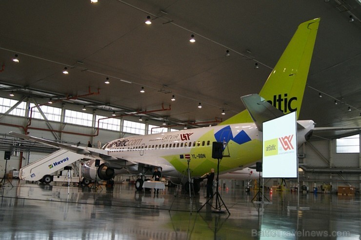 Latvijas nacionālā aviokompānija airBaltic 24.10.2013 svinīgi atklājusi savu īpašā dizaina Boeing 737 lidmašīnu, lai atzīmētu sadarbības uzsākšanu ar Latvijas nacionālā aviokompānija airBaltic 24.10.2013 svinīgi atklājusi savu īpašā dizaina Boeing 737 lidmašīnu, lai atzīmētu sadarbības uzsākšanu ar 108262