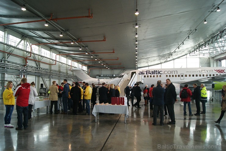 Latvijas nacionālā aviokompānija airBaltic 24.10.2013 svinīgi atklājusi savu īpašā dizaina Boeing 737 lidmašīnu, lai atzīmētu sadarbības uzsākšanu ar Latvijas nacionālā aviokompānija airBaltic 24.10.2013 svinīgi atklājusi savu īpašā dizaina Boeing 737 lidmašīnu, lai atzīmētu sadarbības uzsākšanu ar 108280